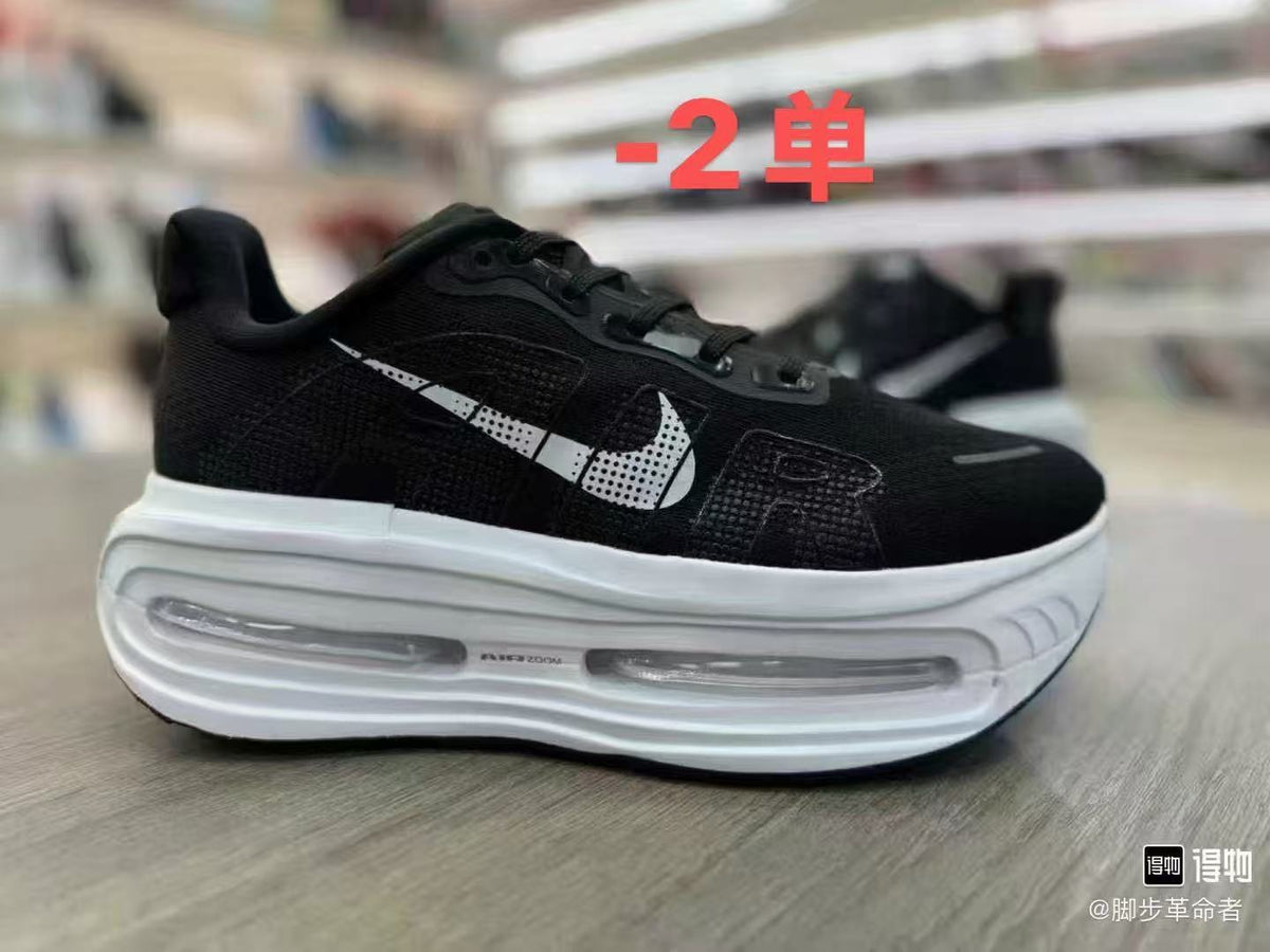 Vomero Premium Running Shoes – Black & White