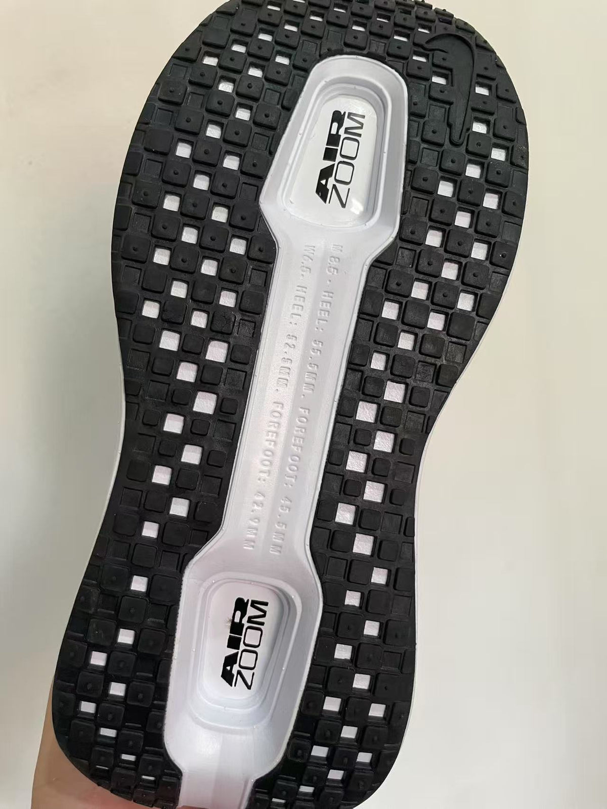 Vomero Premium Running Shoes – Black & White